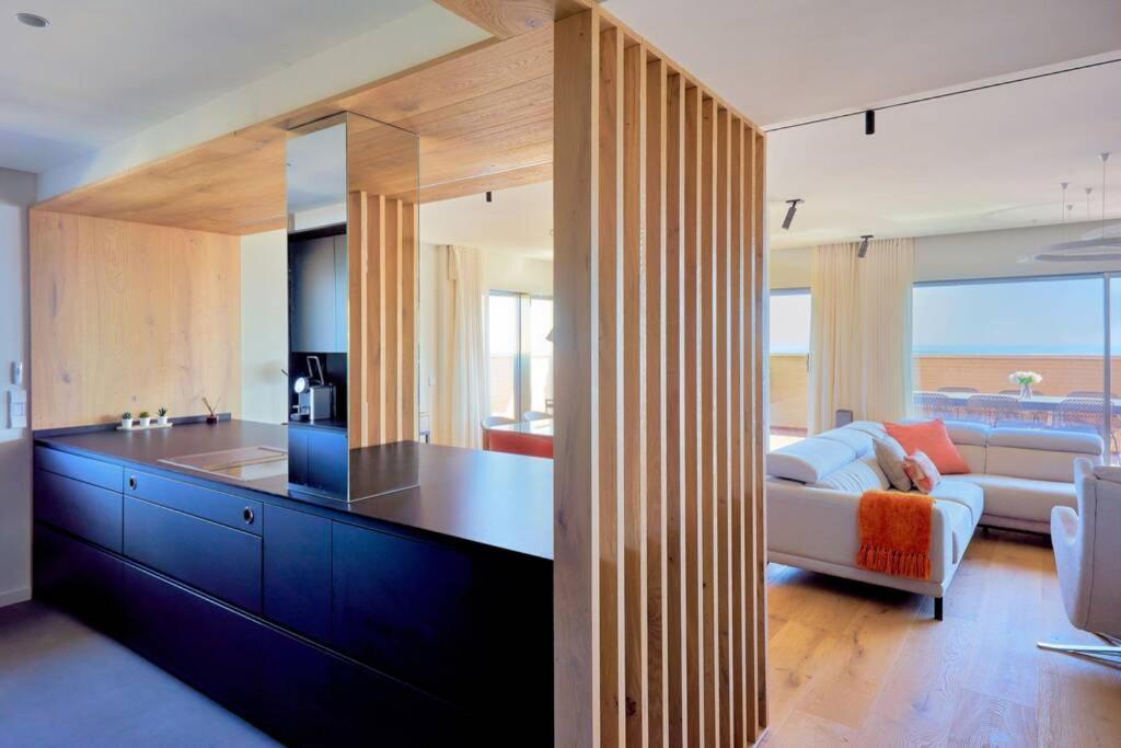 D&R Penthouse On The Beach Apartman Málaga Kültér fotó