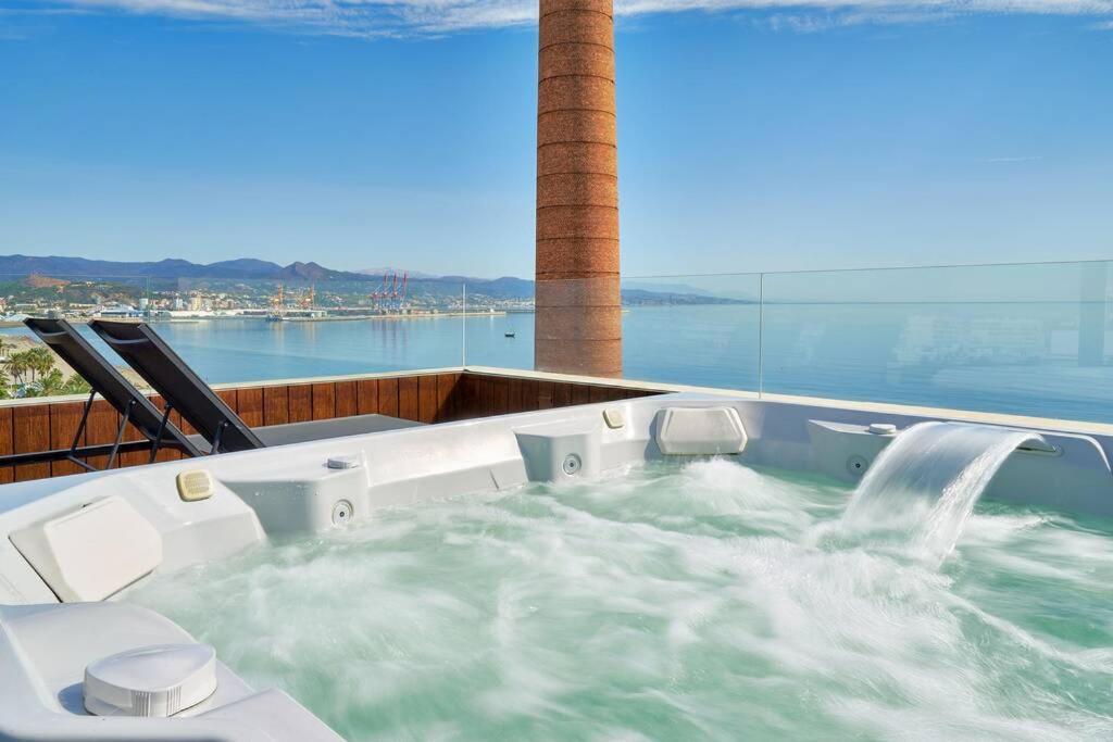 D&R Penthouse On The Beach Apartman Málaga Kültér fotó