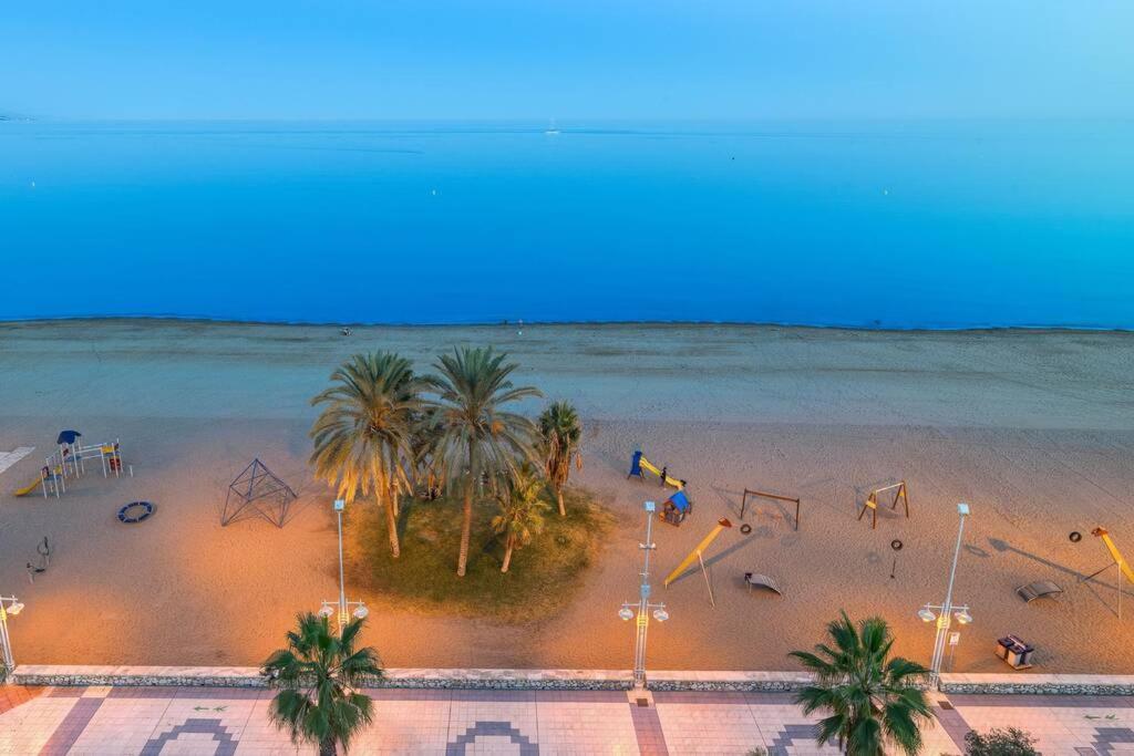 D&R Penthouse On The Beach Apartman Málaga Kültér fotó